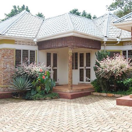 Prestige Resort Cottages Entebbe Exterior photo