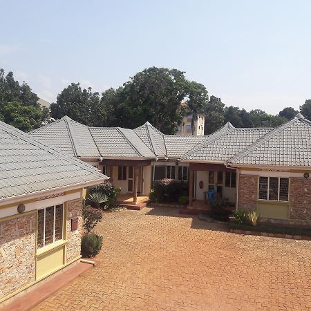 Prestige Resort Cottages Entebbe Exterior photo