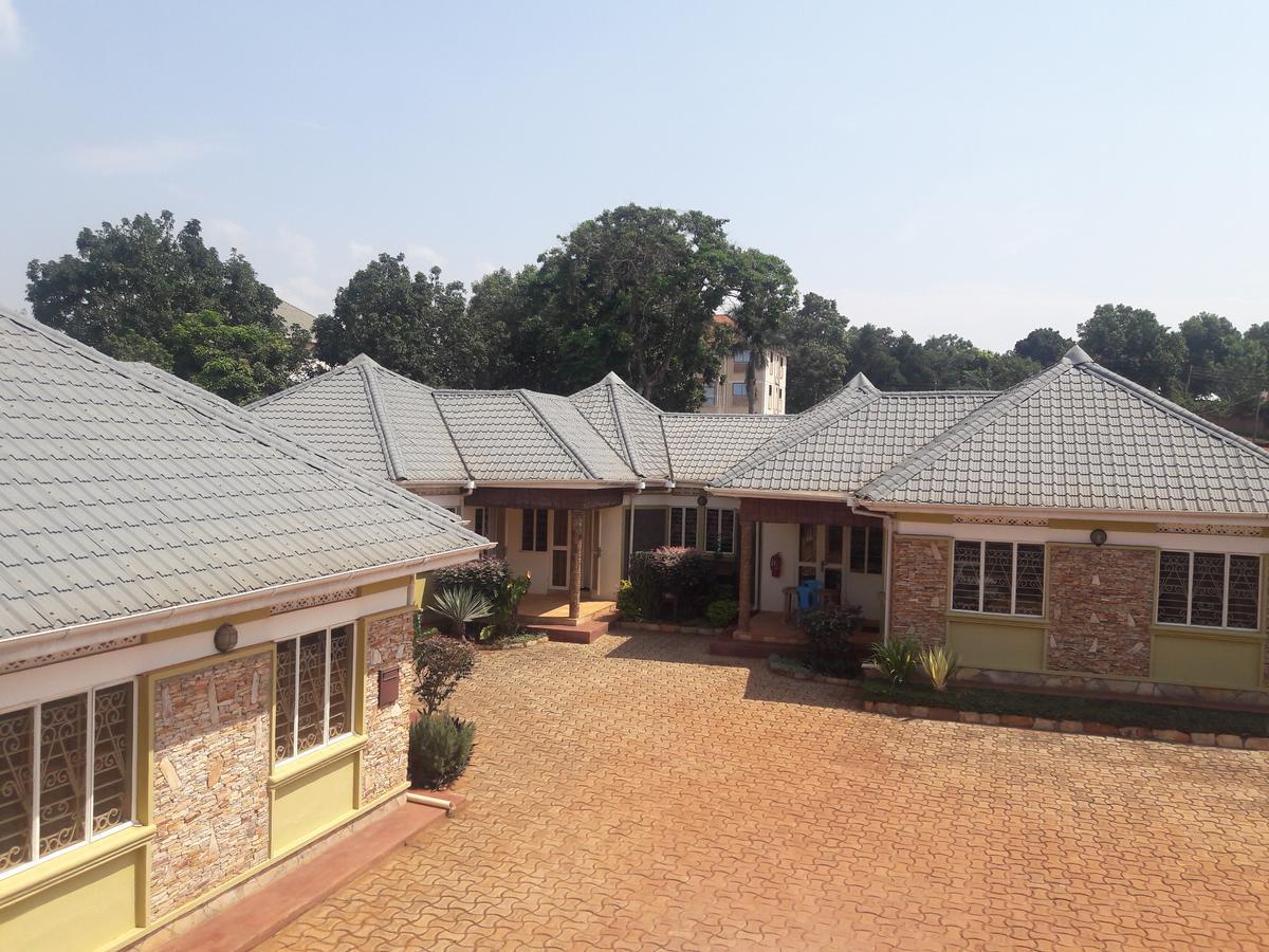 Prestige Resort Cottages Entebbe Exterior photo